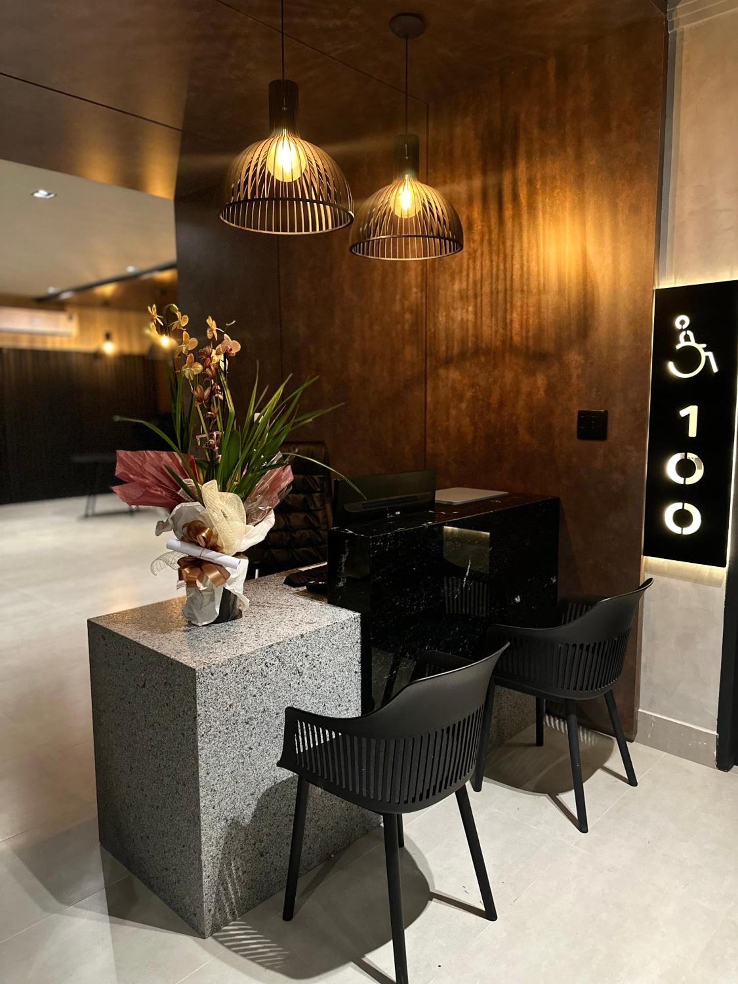 Otto Hotel โกเวร์นาดอร์ วาลาดาเรส ภายนอก รูปภาพ