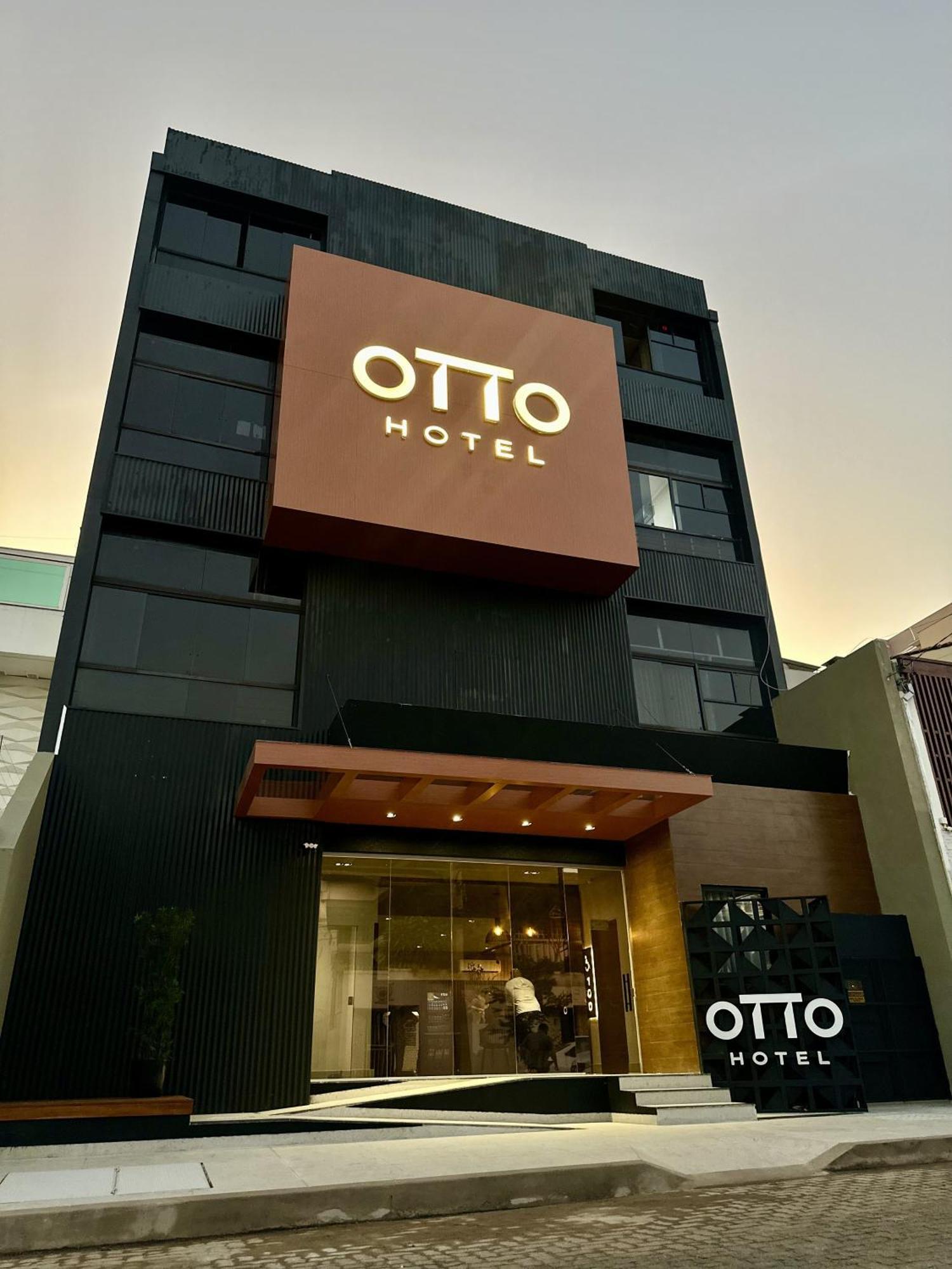 Otto Hotel โกเวร์นาดอร์ วาลาดาเรส ภายนอก รูปภาพ